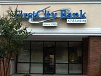 Thêm ba ngân hàng khu vực ở Mỹ đóng cửa 